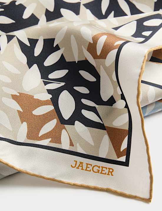 Fular 100% seda con estampado de hojas