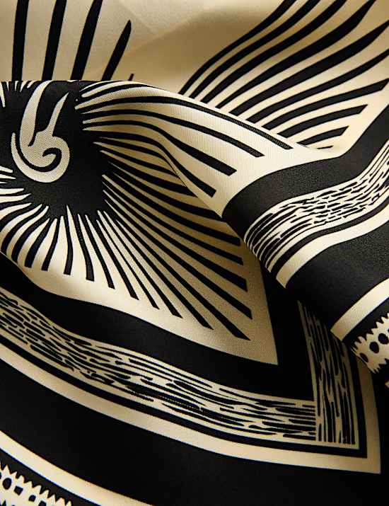 Foulard 100 % soie avec imprim&eacute;