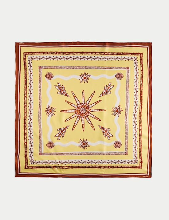 Vierkante sjaal van pure zijden keperstof met print