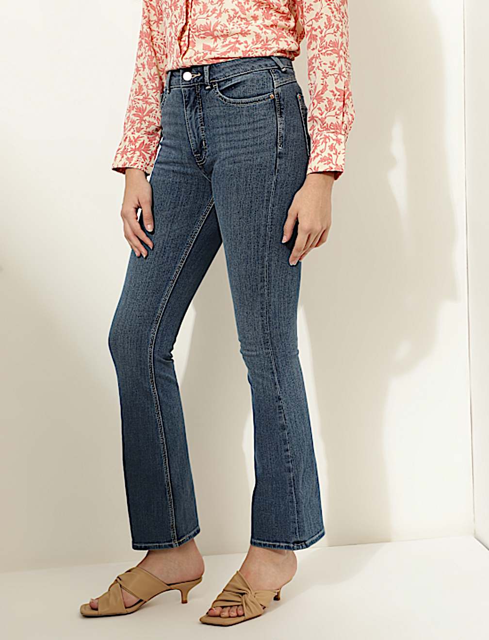 Solid Slim Fit Jeans