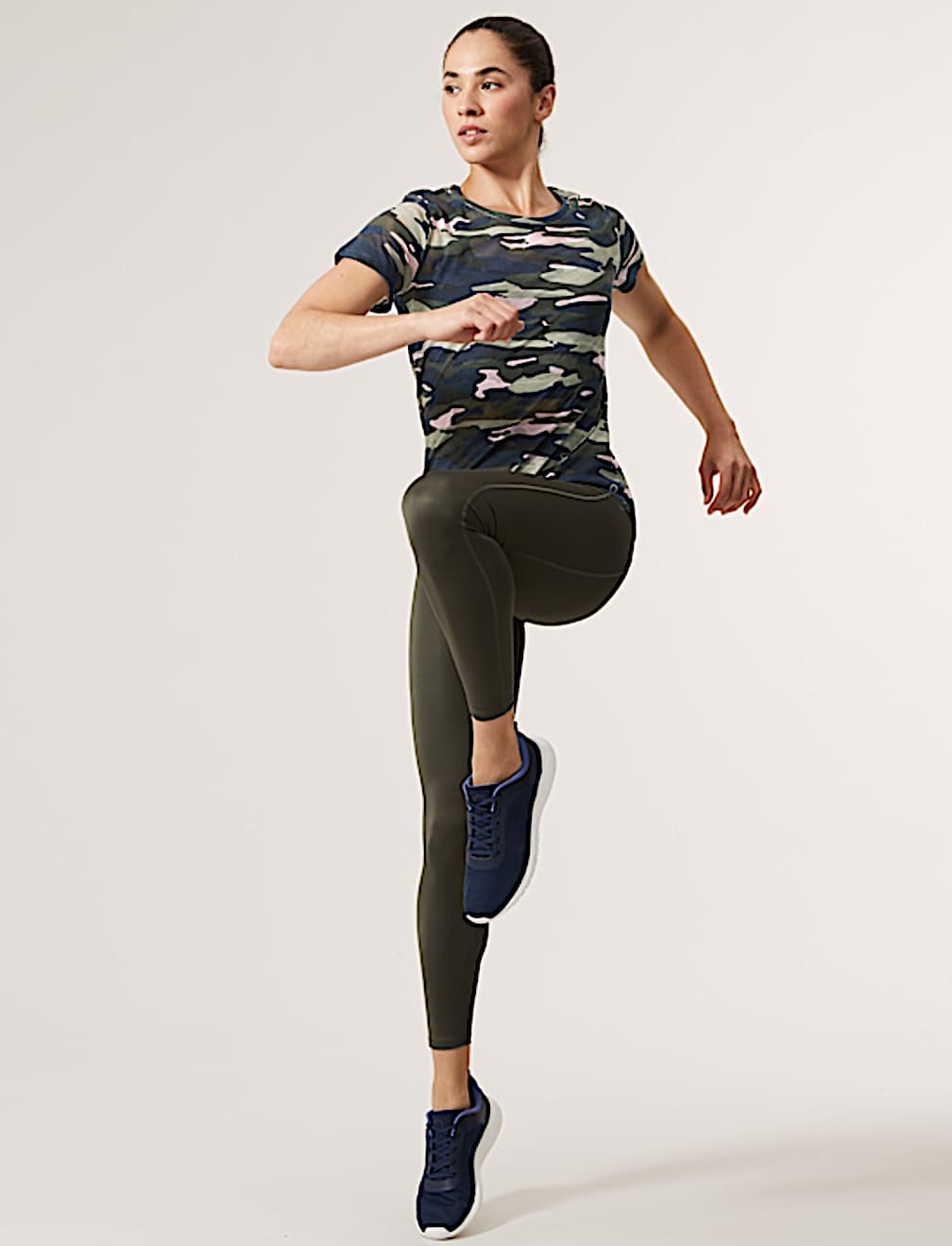 Lightweight Printed Scoop Neck T-Shirt