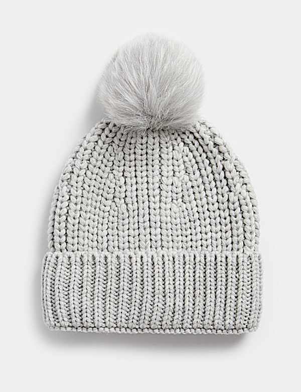 Pom Pom Beanie