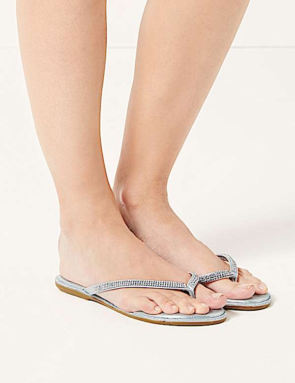 Diamanté Flip-Flops