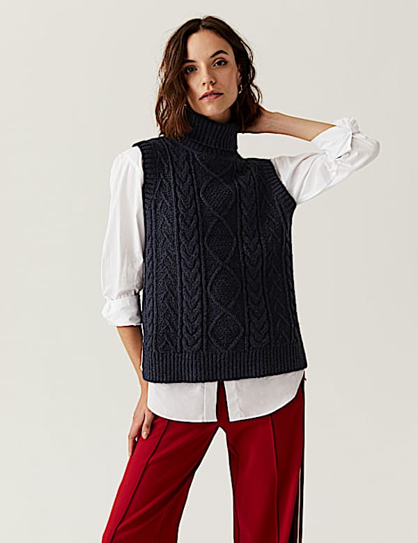 Recycled Blend Cable Knit Knitted Vest