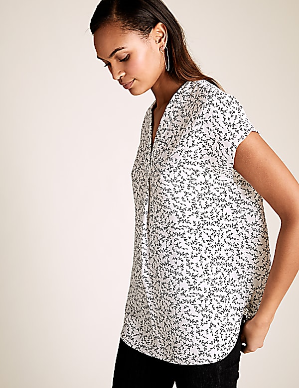 Leaf Print V-Neck Sleeveless Shell Top