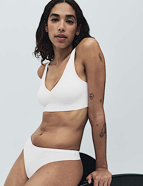 &Sigma;&epsilon;&tau; &mu;&pi;&lambda;&omicron;ύ&zeta;&alpha; crop A-E Body Invisibles&trade; &chi;&omega;&rho;ί&sigmaf; &mu;&pi;&alpha;&nu;έ&lambda;&alpha;