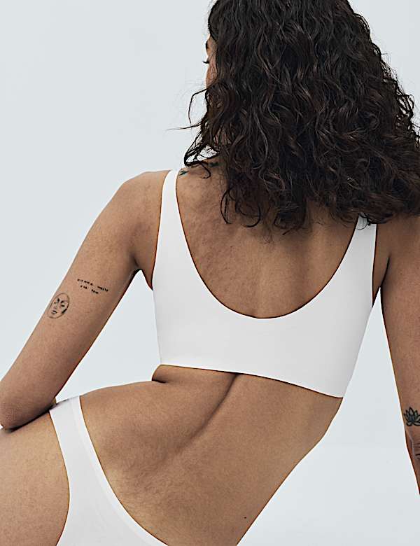 Top corto sin aros Body Invisibles&trade; (para copa A-E) - ES