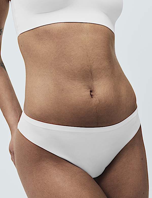 Top corto sin aros Body Invisibles&trade; (para copa A-E) - ES