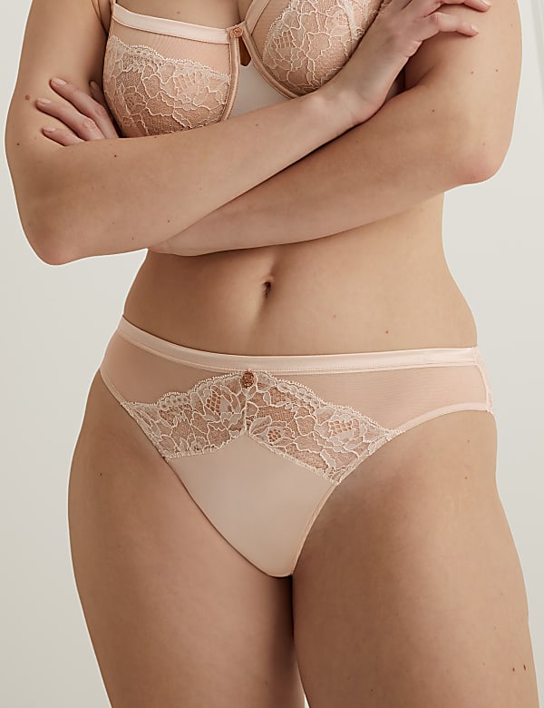 Silk & Lace Set with Minimiser Bra - FR
