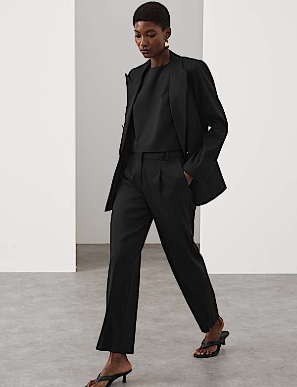 Conjunto de pantal&oacute;n y blazer entallado