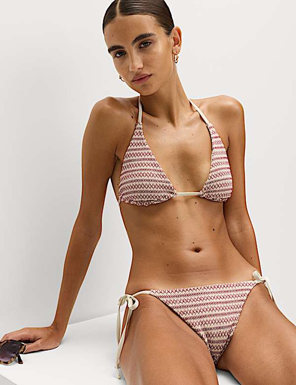 Gesmoktes Dreiecks-Bikinioberteil - DE
