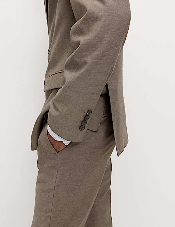 Schmal geschnittener, zweireihiger Anzug - AT