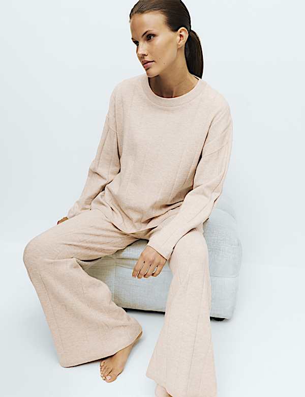 Set van gebreide loungetop met lange mouwen en broek