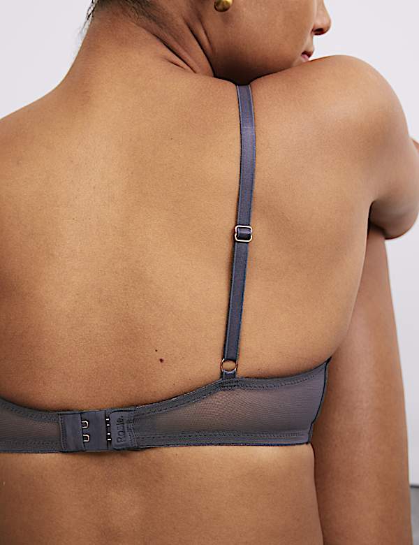 סט חזיית Lisianthus עם מחשוף עמוק, רקמה וברזלים במידות A-E - IL