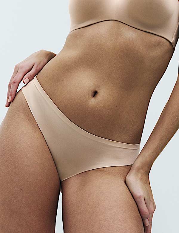 &Sigma;&epsilon;&tau; &sigma;&omicron;&upsilon;&tau;&iota;έ&nu; push-up A-D Body Invisibles&trade; &mu;&epsilon; &delta;&iota;&pi;&lambda;ή &epsilon;&nu;ί&sigma;&chi;&upsilon;&sigma;&eta; - GR