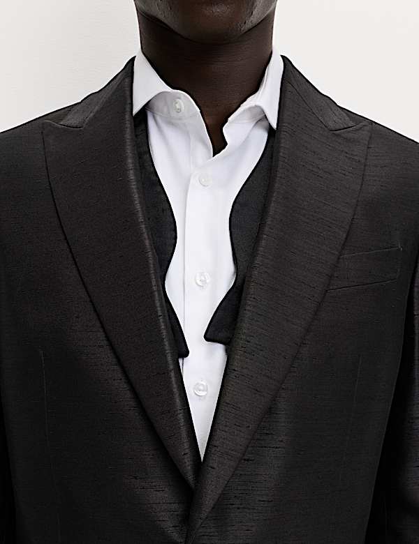 חליפת טוקסידו מבריקה בגזרה מחויטת ובטקסטורה - IL