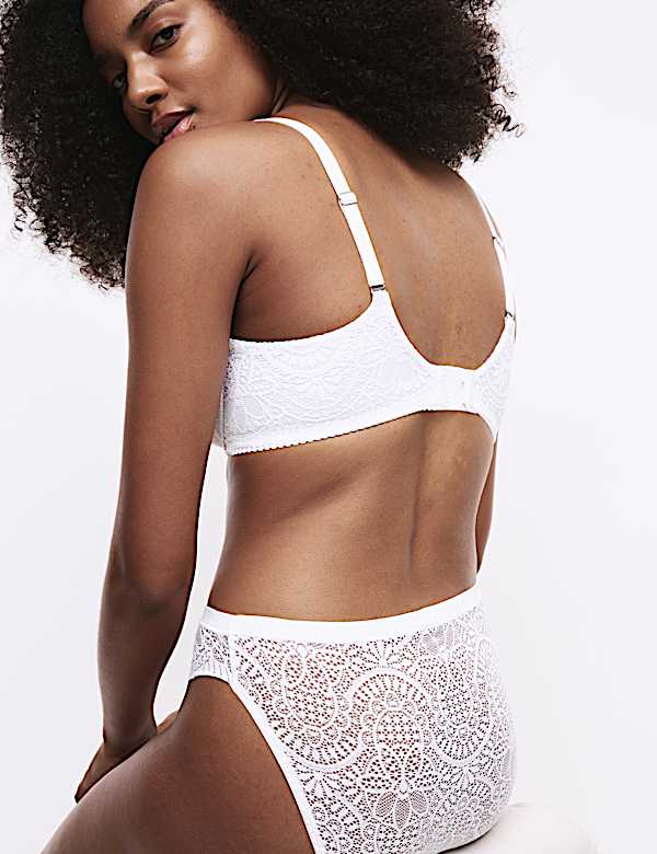 Set Bra Plunge Kaus Oblong Berkawat Body Soft&trade; A-E - ID