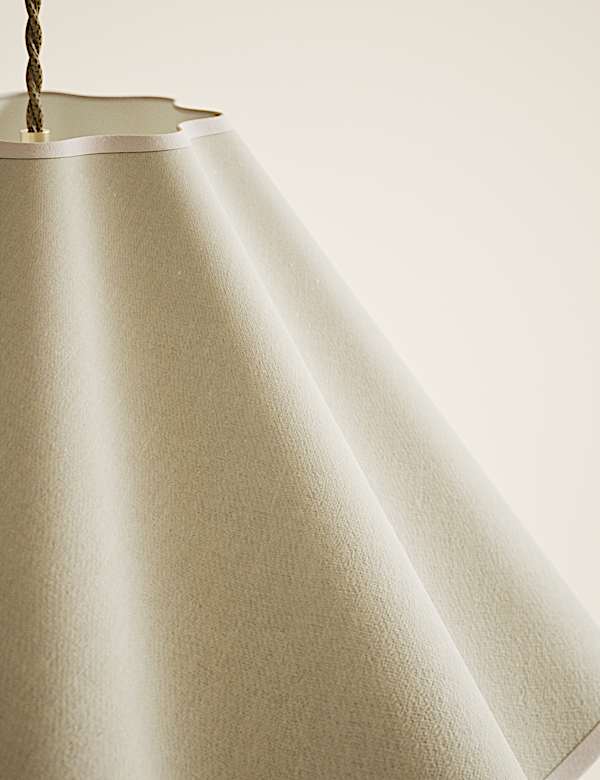 Fabric Wave Scallop Shade - FR