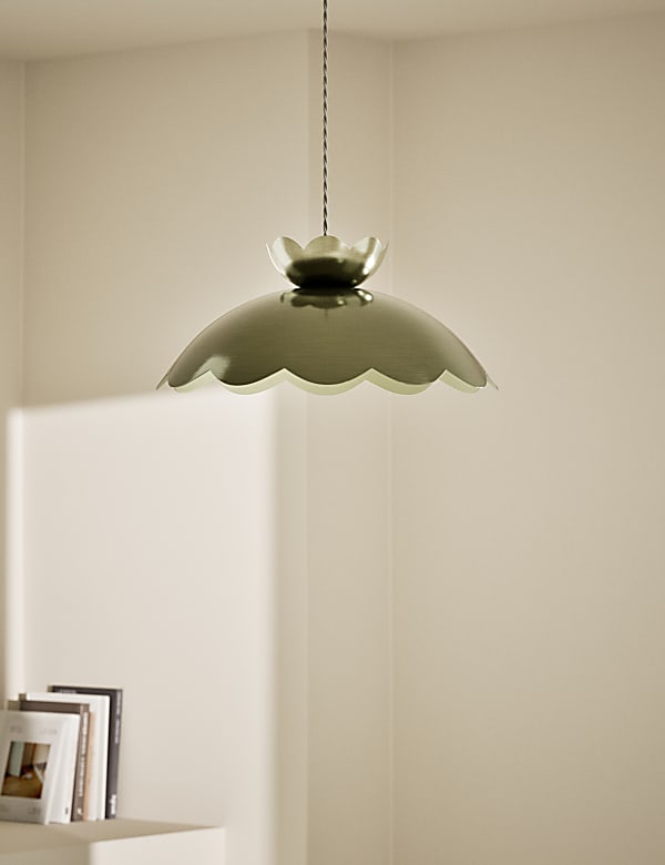 Scallop Edge Easy Fit Ceiling Lamp Shade