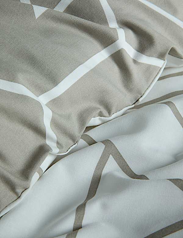 Cotton Blend Geometric Bedding Set - US
