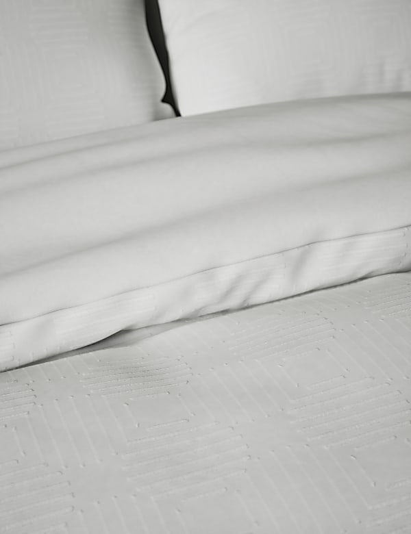 Pure Cotton Geometric Jacquard Bedding Set - ID