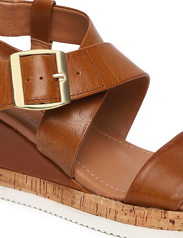 Leather Plain Badges Sandal