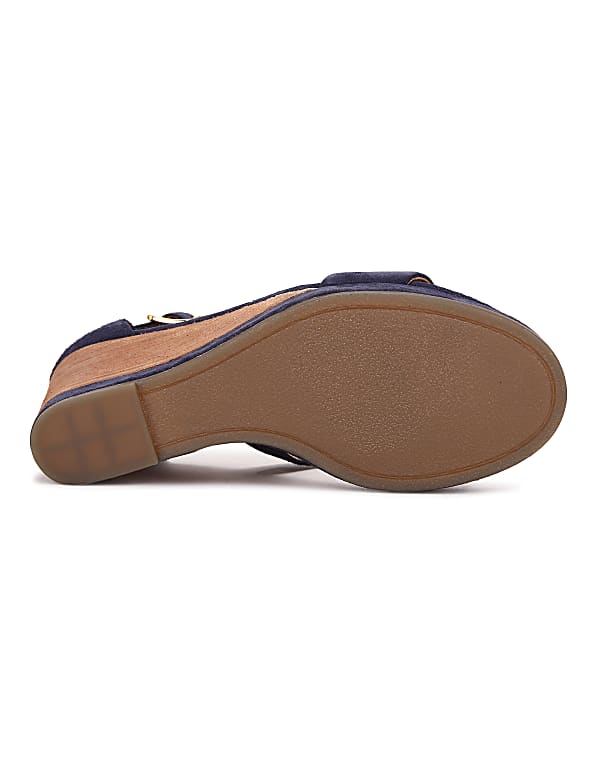 Buckle Strap Wedge