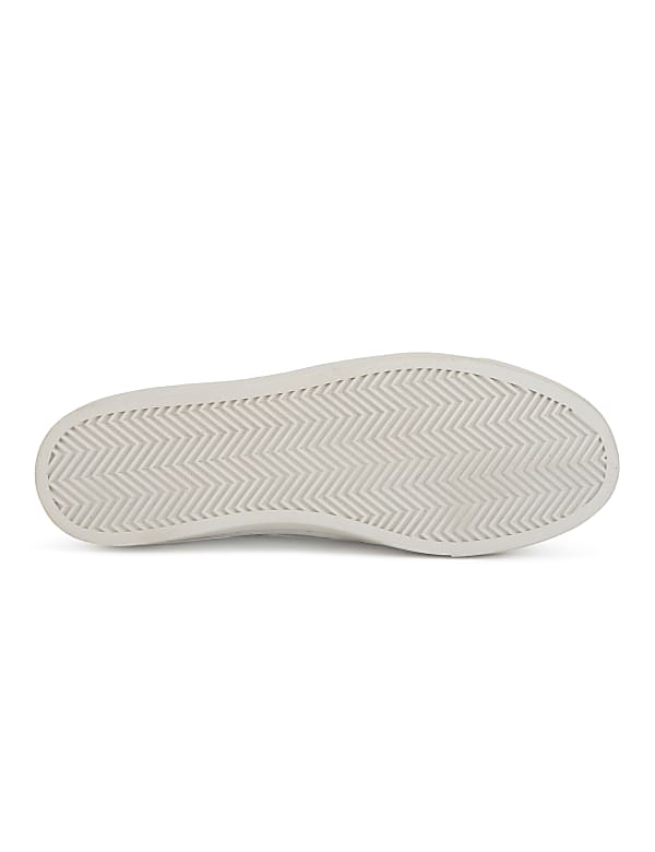 Side Stripe Trainer