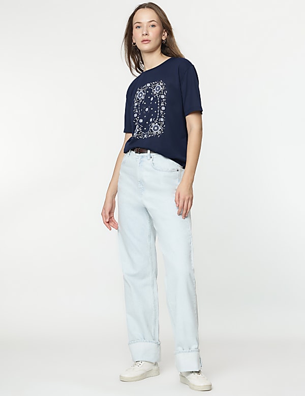 Round Neck Floral Printed T-Shirt