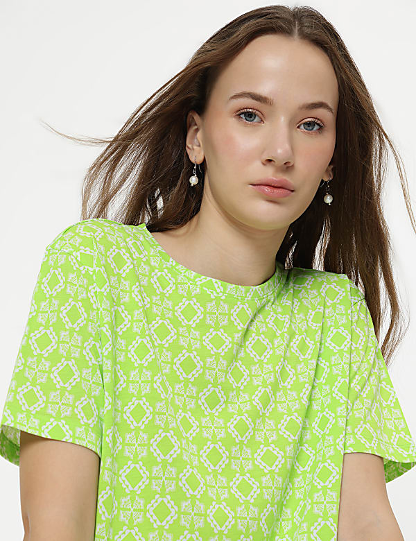 Geometric Print Half Sleeves T-Shirt