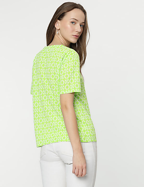 Geometric Print Half Sleeves T-Shirt