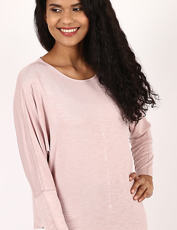 Relaxed Tee with Back Lacket