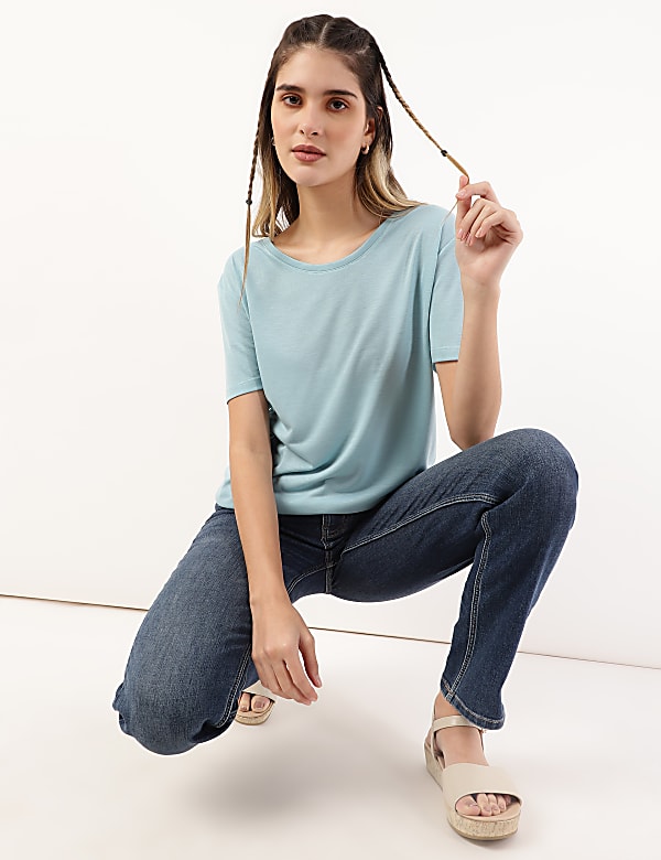 Relaxed Fit Crew Neck Tee