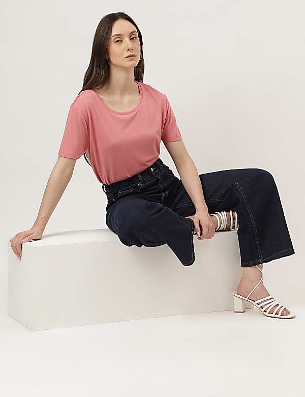 Relaxed Fit Crew Neck Tee