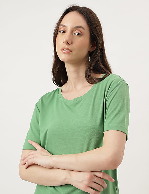 Relaxed Fit Crew Neck Tee
