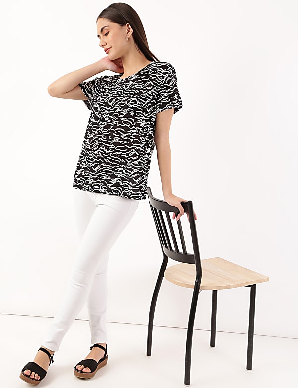 Printed Crew Neck T-Shirt