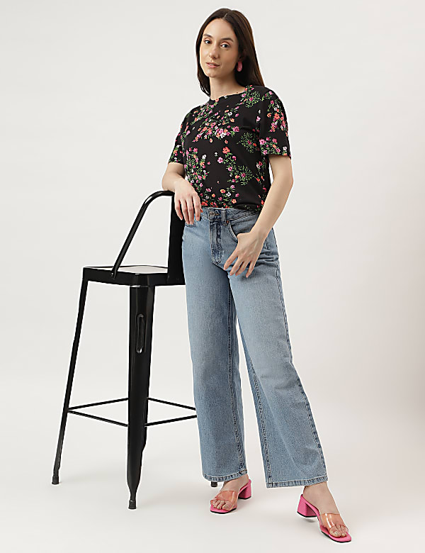 Straight Fit Crew Neck Tee