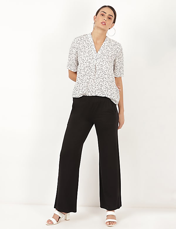 Leaf Printed V-Neck Top