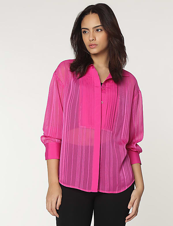Spread Collar Pleated Shirt