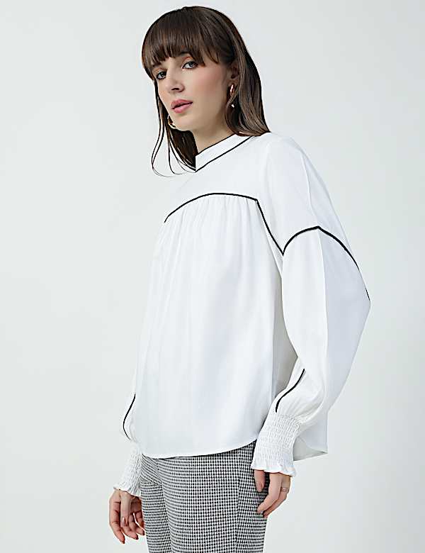 MOCK NECK CONTRAST TIP BLOUSE