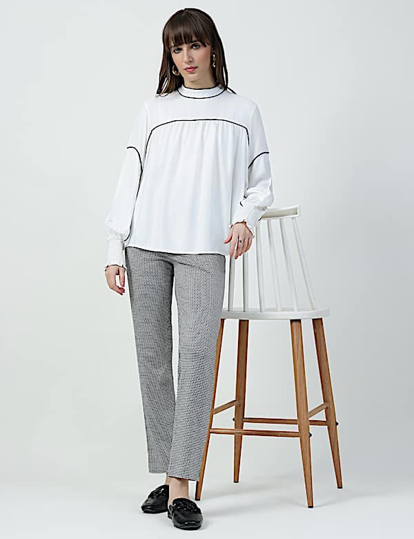 MOCK NECK CONTRAST TIP BLOUSE
