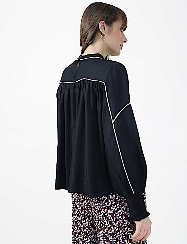 MOCK NECK CONTRAST TIP BLOUSE