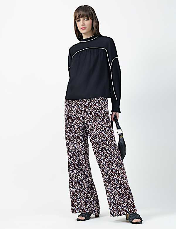 MOCK NECK CONTRAST TIP BLOUSE