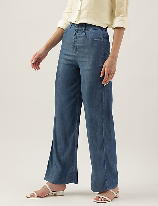 Solid Regular Fit Jeans
