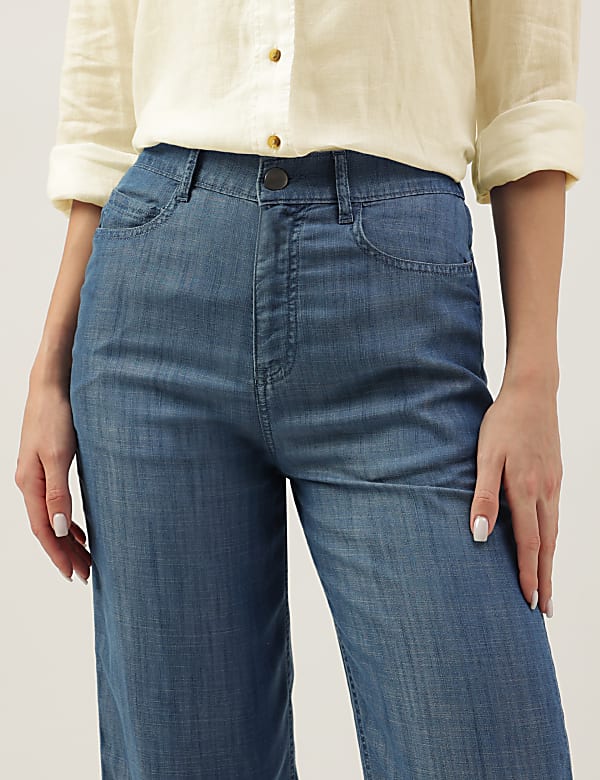 Solid Regular Fit Jeans
