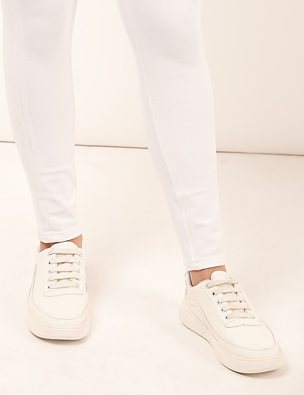 Solid Skinny Fit Jeans
