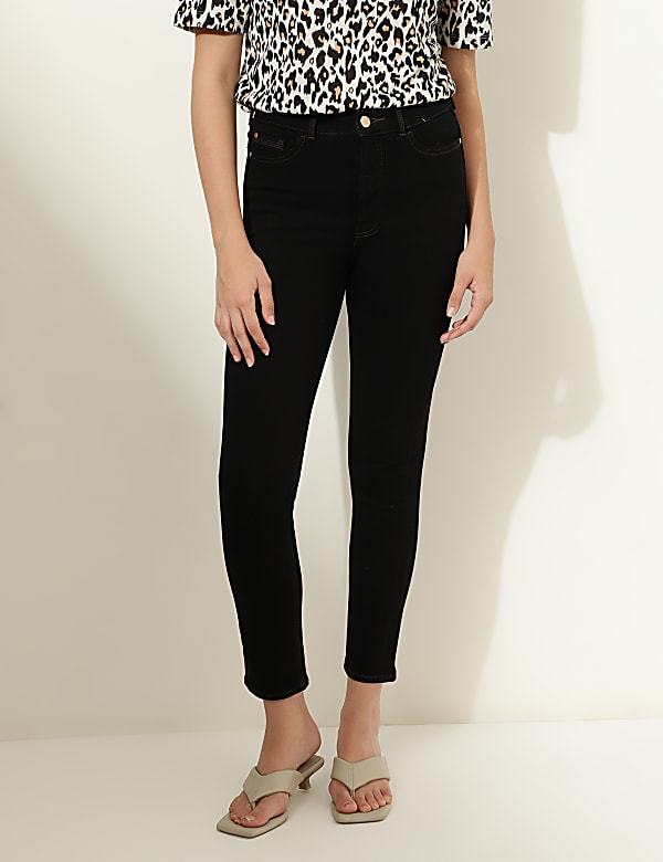 Solid Skinny Fit Jeans