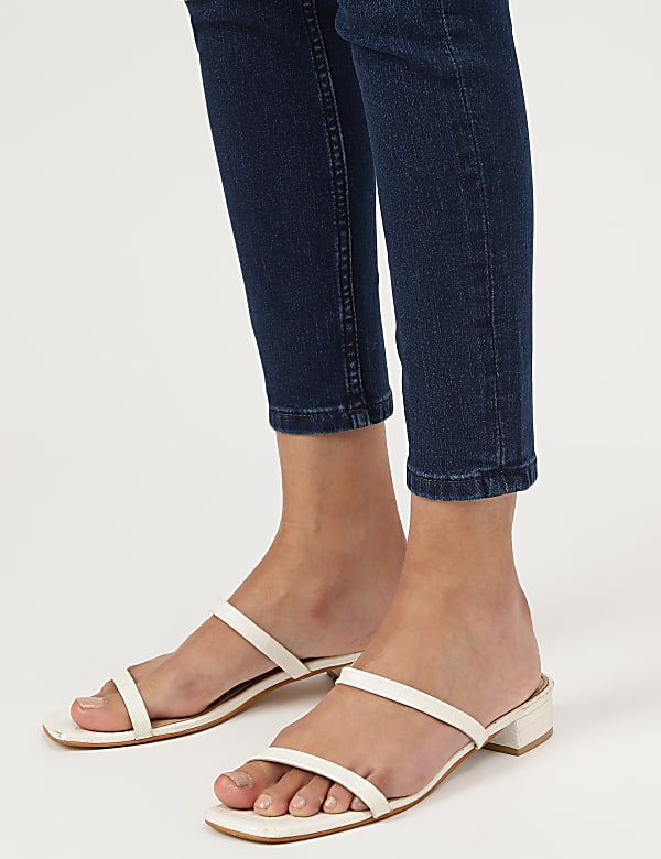 Skinny Mid Waist Jeans