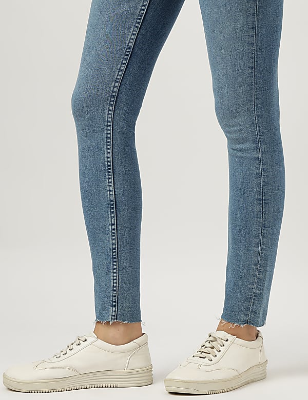 Skinny Mid Waist Jeans