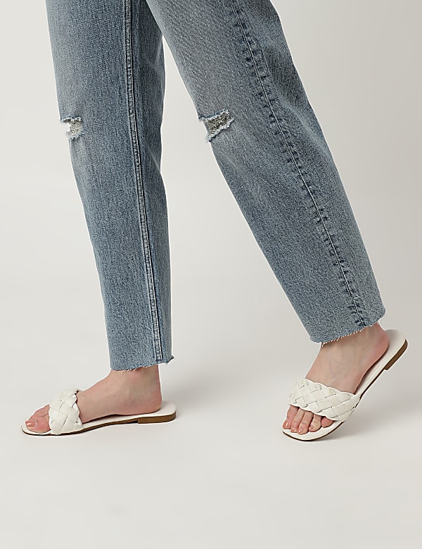Solid Boyfriend Fit Jeans
